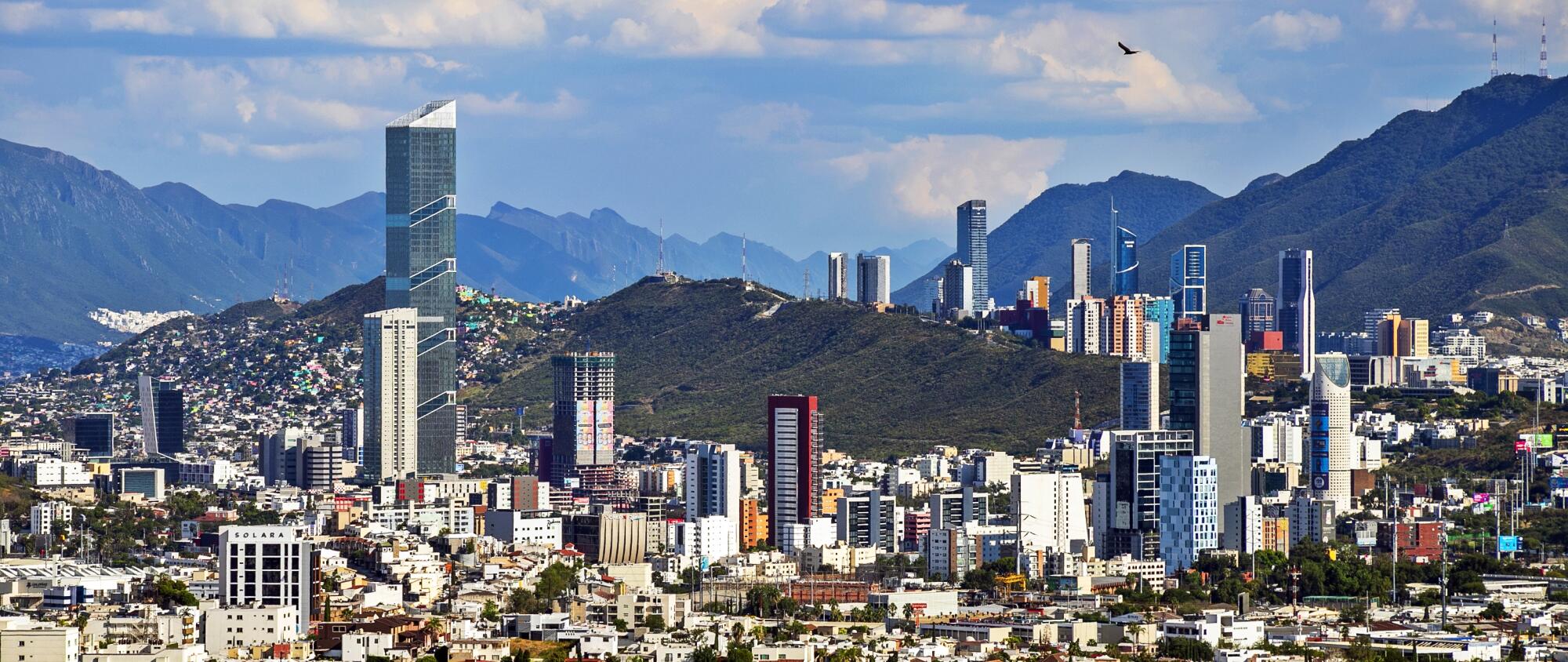 Skyline_de_Monterrey_(cropped)